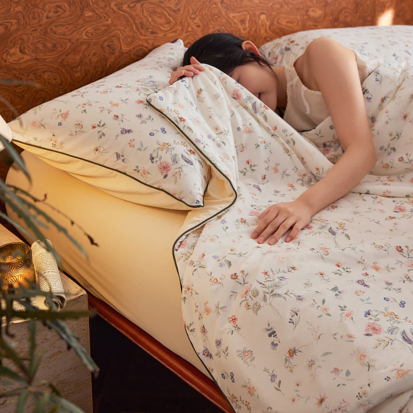 Willowmere Midsummer Dream Reversible Instant-Cooling Summer Quilt - image 3