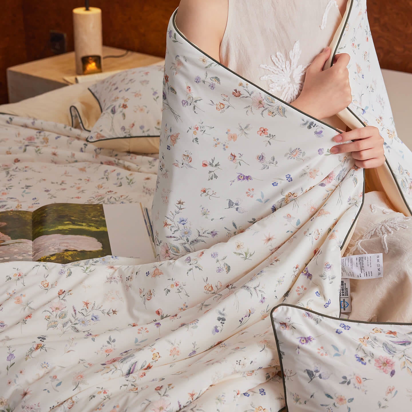 Willowmere Midsummer Dream Reversible Instant-Cooling Summer Quilt - image 5