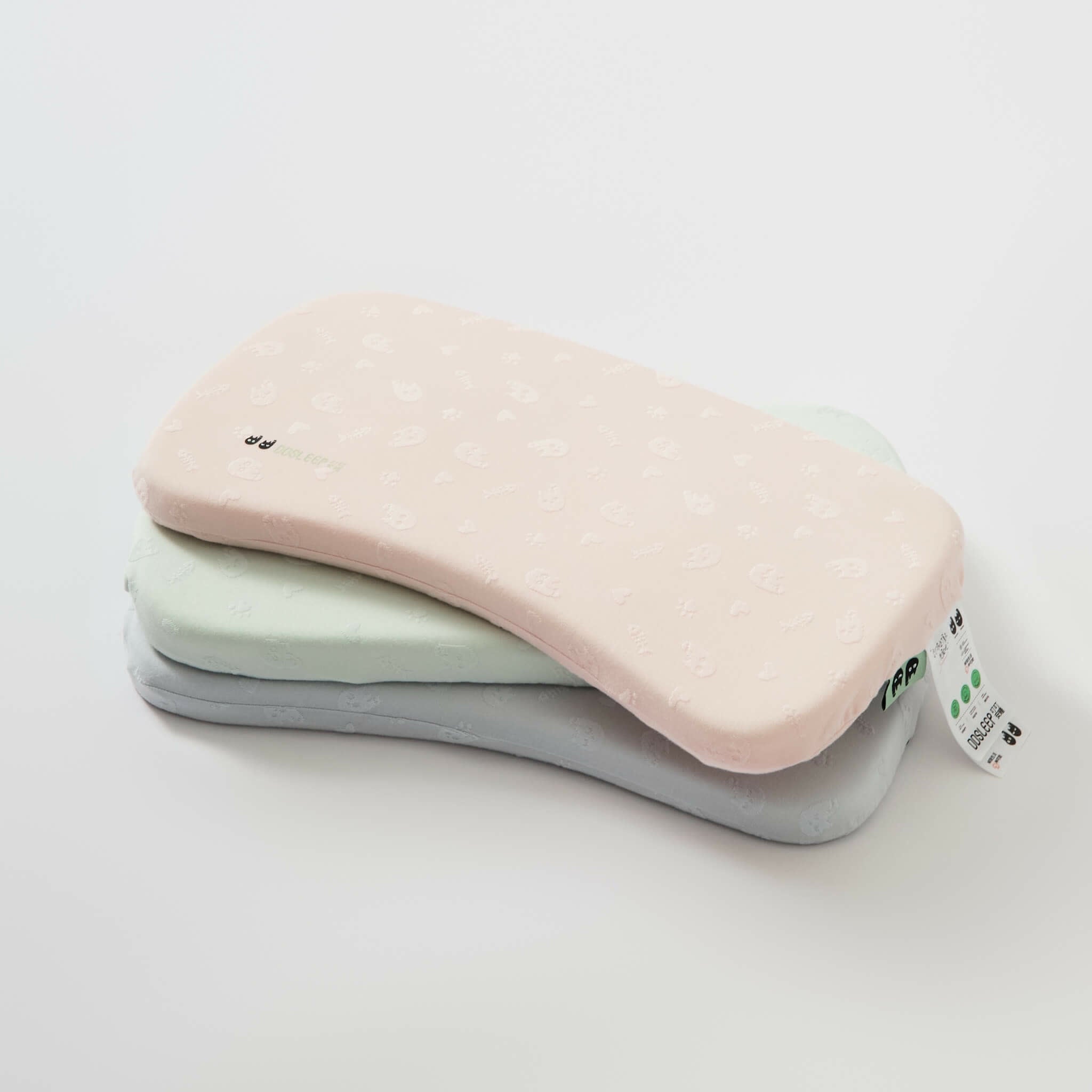 Willowmere DiCoco & DiMomo Edition Kids Ergonomic Contour Memory Foam Pillow - image 0