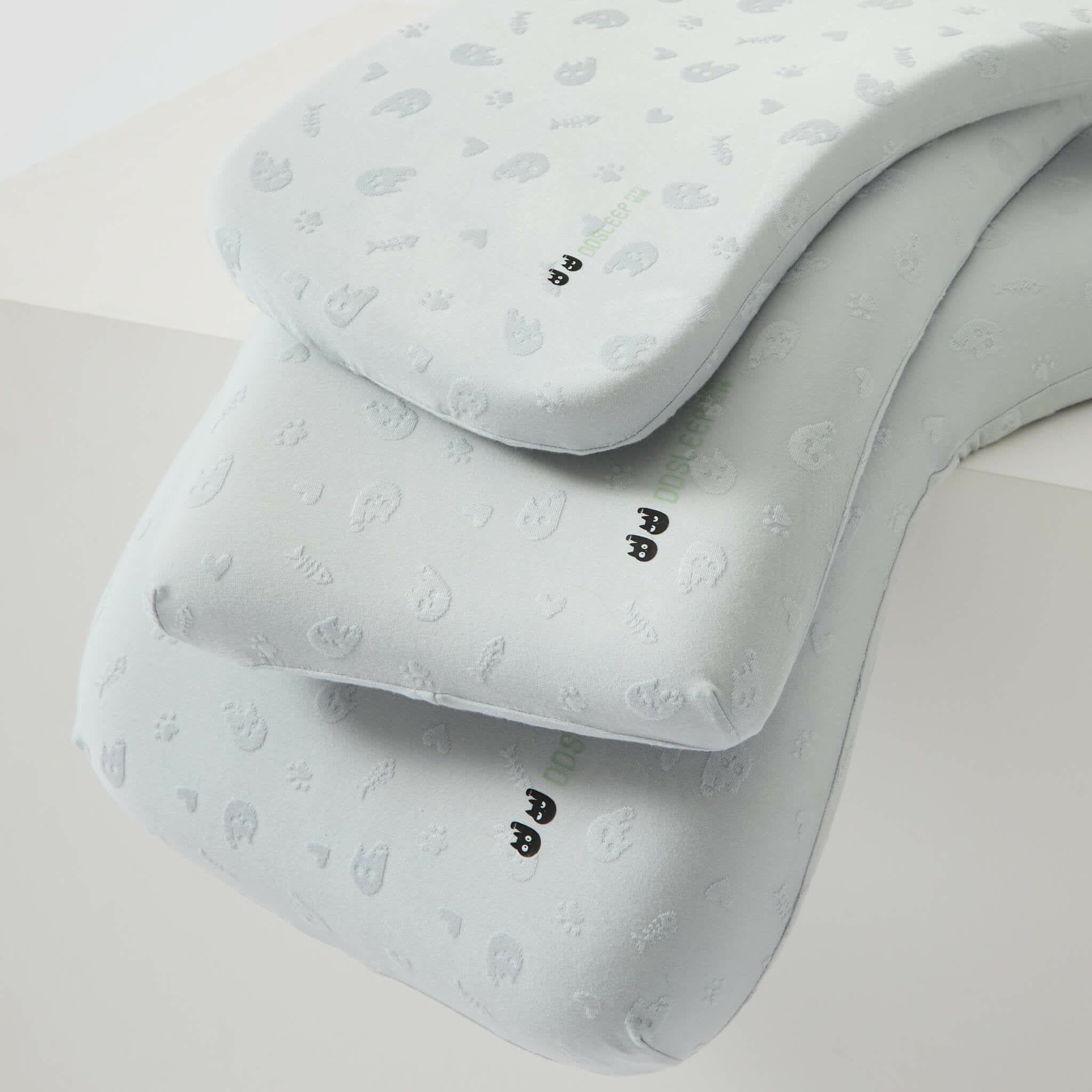 Willowmere DiCoco & DiMomo Edition Kids Ergonomic Contour Memory Foam Pillow - image 9