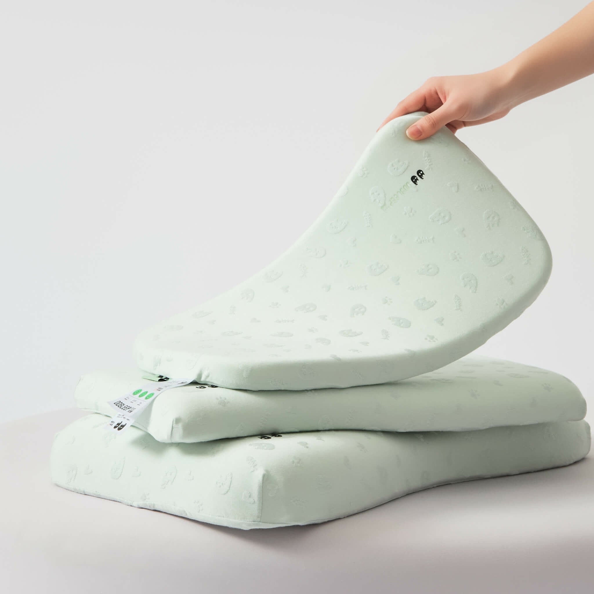 Willowmere DiCoco & DiMomo Edition Kids Ergonomic Contour Memory Foam Pillow - image 2