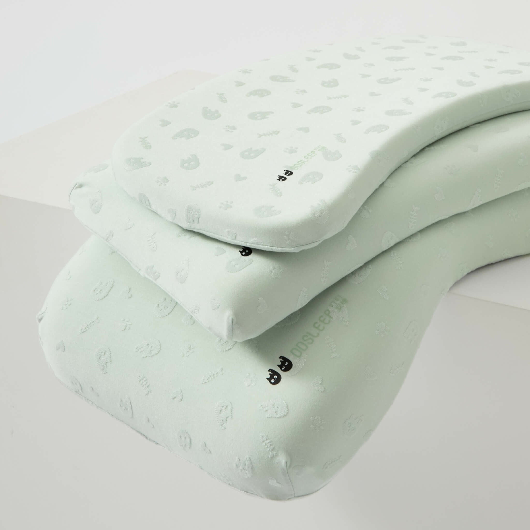 Willowmere DiCoco & DiMomo Edition Kids Ergonomic Contour Memory Foam Pillow - Green - Youth (8Y+) - image 7