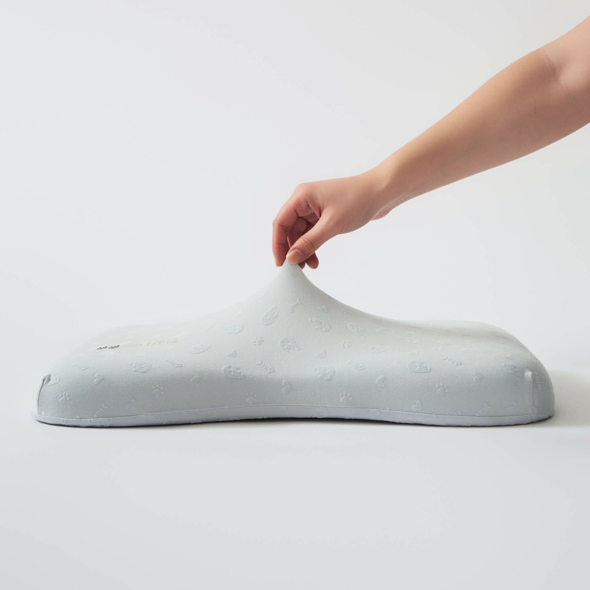 Willowmere DiCoco & DiMomo Edition Kids Ergonomic Contour Memory Foam Pillow - image 4
