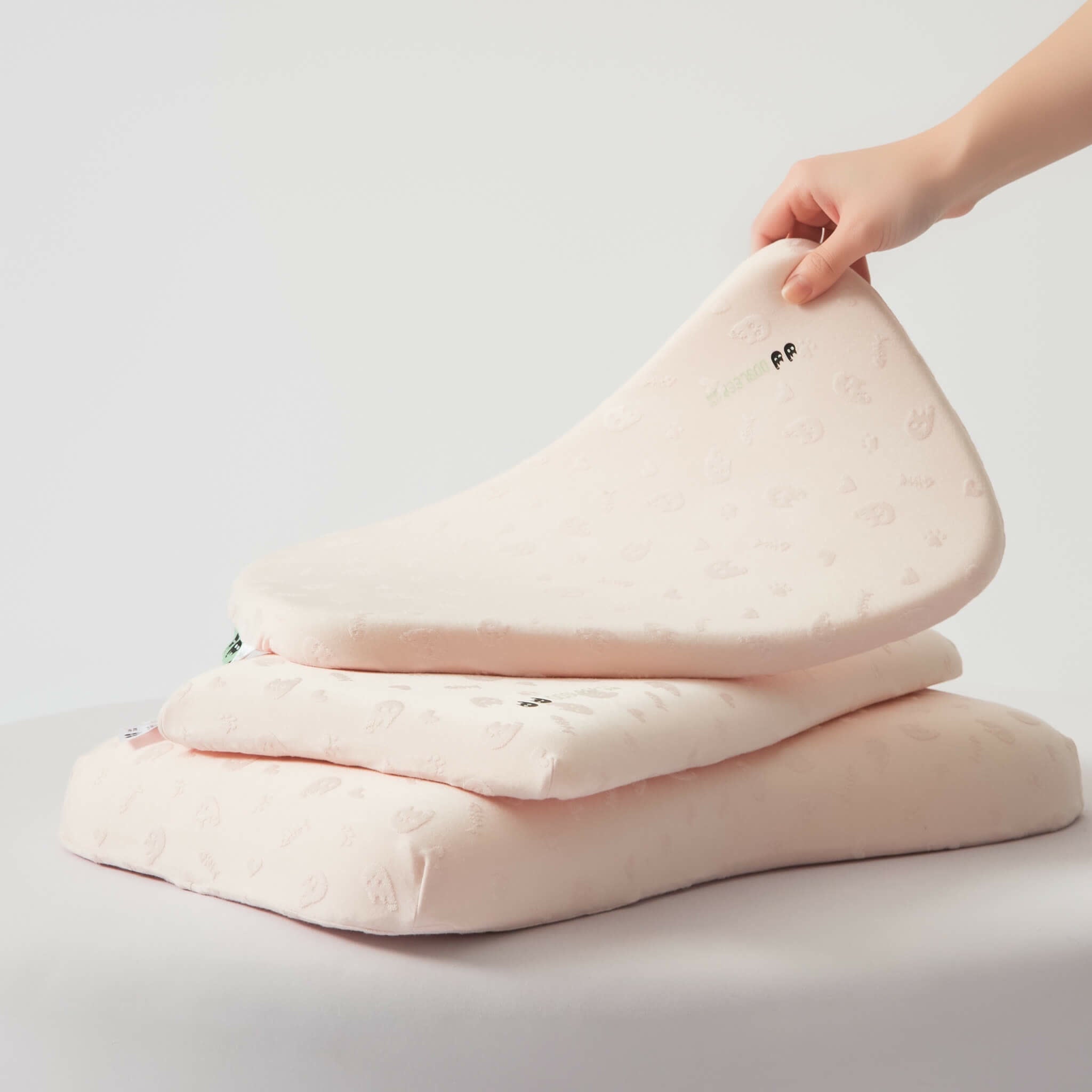 Willowmere DiCoco & DiMomo Edition Kids Ergonomic Contour Memory Foam Pillow - image 3